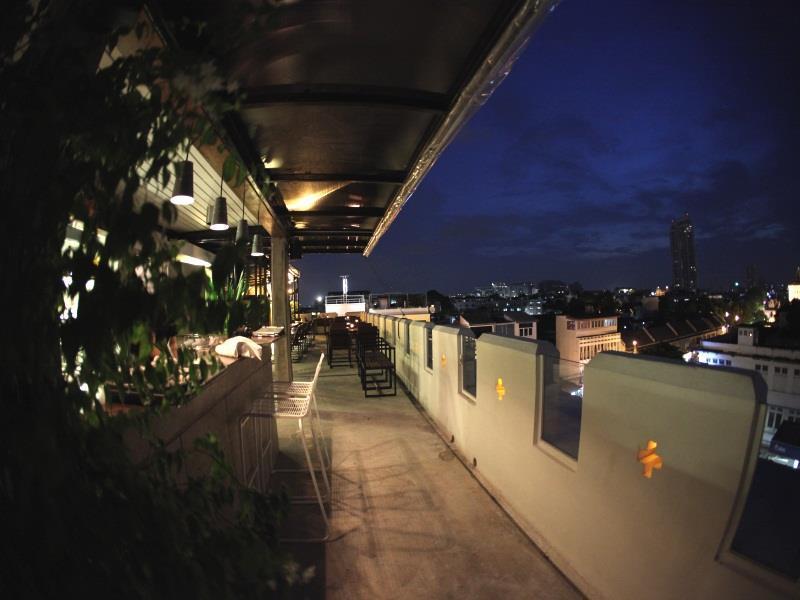 Fortville Guesthouse Bangkok Exterior photo