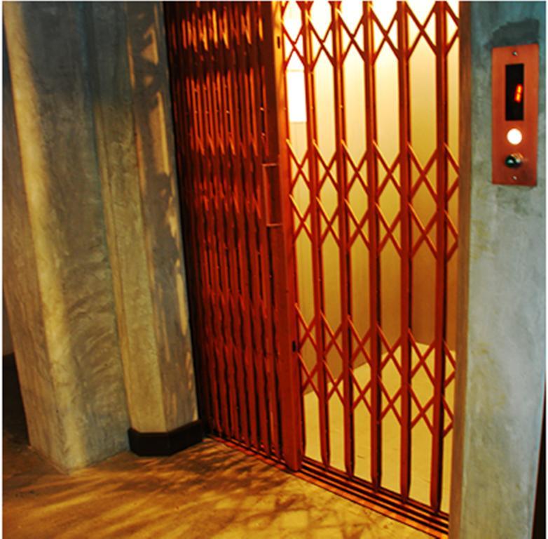 Fortville Guesthouse Bangkok Exterior photo