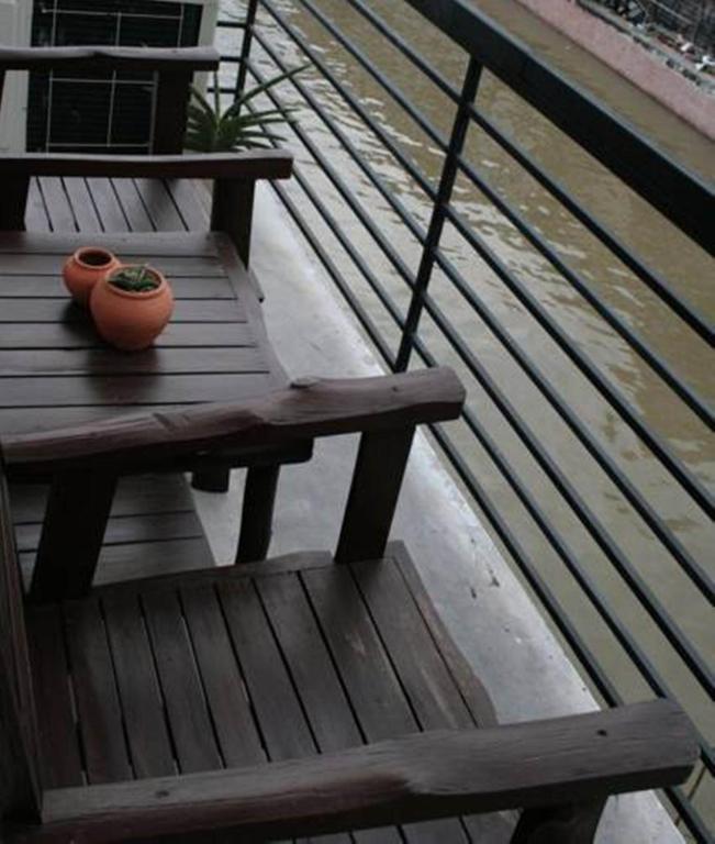 Fortville Guesthouse Bangkok Room photo