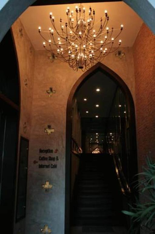 Fortville Guesthouse Bangkok Exterior photo