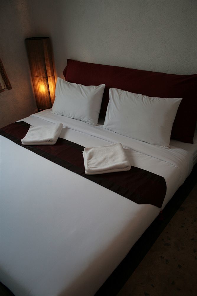 Fortville Guesthouse Bangkok Exterior photo