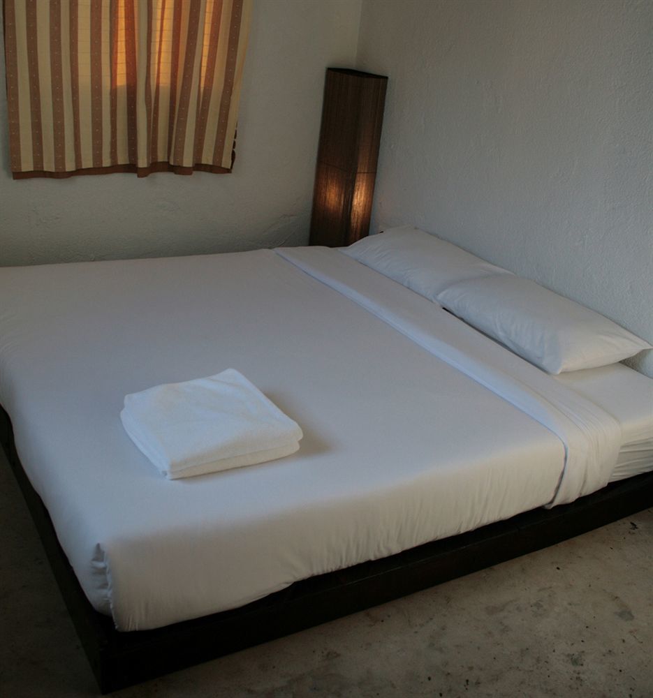 Fortville Guesthouse Bangkok Exterior photo
